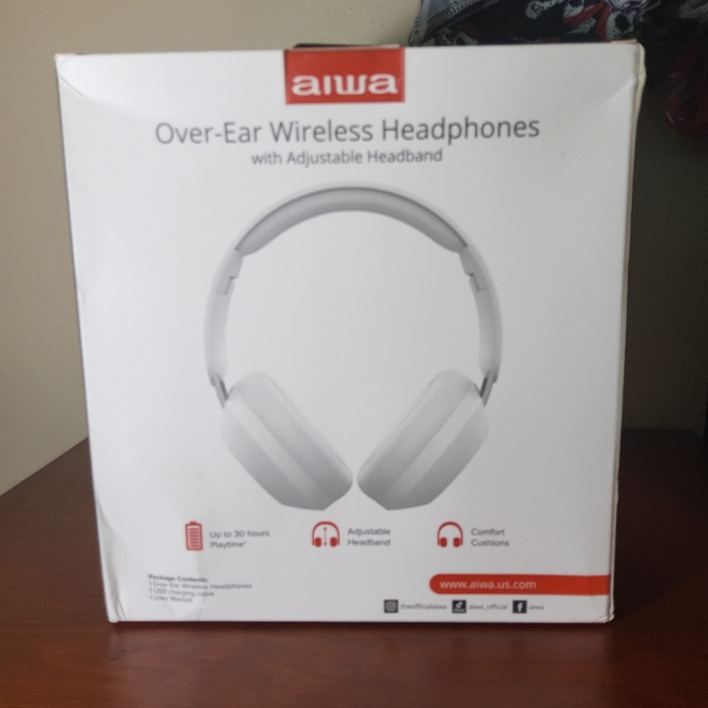 AIWA Over-Ear Wireless Headphones Adjustable Headband 30 Hours Bluetooth -